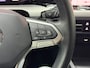Volkswagen Golf 1.0 eTSI Life Business - Camera - ACC - Clima - Sfeerverlichting