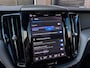 Volvo XC60 2.0 T8 PHEV AWD R-Design | Pano | Luchtvering | Leer | 20" | Leer | Vent. | HUD | Memo | Topv. |