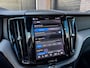 Volvo XC60 2.0 T8 PHEV AWD R-Design | Pano | Luchtvering | Leer | 20" | Leer | Vent. | HUD | Memo | Topv. |