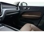 Volvo XC60 2.0 T5 Momentum Automaat | Lederen bekleding | Wegklapbare trekhaak | Stoel & stuurverwarming | Navigatie | Electrische achterklep