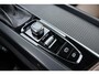 Volvo XC60 2.0 T5 Momentum Automaat | Lederen bekleding | Wegklapbare trekhaak | Stoel & stuurverwarming | Navigatie | Electrische achterklep