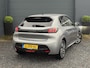 Peugeot 208 1.2 PureTech Allure ✓101pk✓D-riem vv 10-2025✓Dealer Onderhouden✓Carplay✓Draadloze telefoonlader✓360 ° Camera✓Afn Trekhaak✓Navi✓Clima✓Cruise✓Lm velgen✓6 Bak✓Keyless✓Halfleder✓Rijstrooksensor✓Pdc V+A✓N.A.P✓Apk tot 09-2028