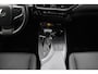 Lexus UX 250h F Sport Design | 18 Inch Lichtmetalen velgen | Elektrisch bedienbare achterklep | Lederen bekleding