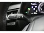 Lexus UX 250h F Sport Design | 18 Inch Lichtmetalen velgen | Elektrisch bedienbare achterklep | Lederen bekleding