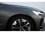 Volvo XC60 T6 350PK Automaat Plug-in hybrid AWD Ultra Dark Trekhaak / Luchtvering / Facelift/ Head-up display/ Harman Kardon audio/ BLIS/ Elektrischbedienbare stoelen met geheugen / Panoramadak/ Adaptive cruise control/ Pilot assist/ Apple Carplay/ Android auto/