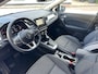Renault Captur 1.3 TCe 140 EDC Techno | Lage tellerstand | Camera en sensoren | Easylink navigatie systeem