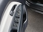 Kia Rio 1.4 CVVT Automaat DynamicLine Limited Edition Navigatie Camera Parkeer sensoren Lichtmetalen velgen Keyless Climate control Stoelverwarming Cruise Control Extra Getint Glas