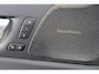 Volvo XC60 2.0 T6 Plug-in Hybrid AWD Ultra Dark | Trekhaak | Luchtvering | 360 Graden Camera | Panoramadak | Head-up Display | Harman Kardon Audio | Keyless Entry | Elektrische Achterklep | Elektrisch Verstelbare Voorstoelen | Stoelverwarming voor en achter | Cruise Control Adaptief | BLIS | Google Navigatie | Apple Carplay | Android Auto