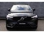 Volvo XC60 2.0 T6 Plug-in Hybrid AWD Ultra Dark | Trekhaak | Luchtvering | 360 Graden Camera | Panoramadak | Head-up Display | Harman Kardon Audio | Keyless Entry | Elektrische Achterklep | Elektrisch Verstelbare Voorstoelen | Stoelverwarming voor en achter | Cruise Control Adaptief | BLIS | Google Navigatie | Apple Carplay | Android Auto