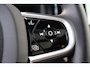 Volvo XC60 2.0 T6 Plug-in Hybrid AWD Ultra Dark | Trekhaak | Luchtvering | 360 Graden Camera | Panoramadak | Head-up Display | Harman Kardon Audio | Keyless Entry | Elektrische Achterklep | Elektrisch Verstelbare Voorstoelen | Stoelverwarming voor en achter | Cruise Control Adaptief | BLIS | Google Navigatie | Apple Carplay | Android Auto