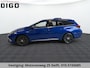 Toyota Auris 1.8 HYBRID EXECUTIVE AUTOMAAT . PANORAMA DAK . STOEL VERWARMING . PDC VOOR/ACHTER .
