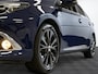 Toyota Auris 1.8 HYBRID EXECUTIVE AUTOMAAT . PANORAMA DAK . STOEL VERWARMING . PDC VOOR/ACHTER .