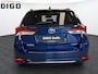 Toyota Auris 1.8 HYBRID EXECUTIVE AUTOMAAT . PANORAMA DAK . STOEL VERWARMING . PDC VOOR/ACHTER .