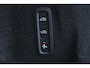 Volvo XC60 2.0 T8 Plug-in hybrid AWD Ultimate Bright | Stuurverwarming | Stoelverwarming | Apple Carplay | Trekhaak | Panoramadak | Lederen bekleding | Achterbank verwarmd |