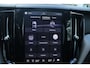 Volvo XC60 2.0 T8 Plug-in hybrid AWD Ultimate Bright | Stuurverwarming | Stoelverwarming | Apple Carplay | Trekhaak | Panoramadak | Lederen bekleding | Achterbank verwarmd |