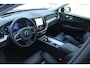 Volvo XC60 2.0 T8 Plug-in hybrid AWD Ultimate Bright | Stuurverwarming | Stoelverwarming | Apple Carplay | Trekhaak | Panoramadak | Lederen bekleding | Achterbank verwarmd |