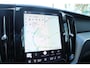 Volvo XC60 2.0 T8 Plug-in hybrid AWD Ultimate Bright | Stuurverwarming | Stoelverwarming | Apple Carplay | Trekhaak | Panoramadak | Lederen bekleding | Achterbank verwarmd |