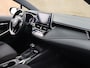 Toyota Corolla Touring Sports 1.8 Hybrid Active - ORIGINEEL NEDERLANDSE AUTO - NAVIGATIE - 16 INCH LICHT METALEN VELGEN - CLIMATE CONTROL - 4 X ELEKTRISCHE RAMEN - ADAPTIEVE CRUISE CONTROL - CAMERA - GROTENDEELS TOYOTA DEALER ONDERHOUDEN - PASSAGIERSSTOEL IN HOOGTE VERSTELBAAR