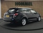 Toyota Corolla Touring Sports 1.8 Hybrid Active - ORIGINEEL NEDERLANDSE AUTO - NAVIGATIE - 16 INCH LICHT METALEN VELGEN - CLIMATE CONTROL - 4 X ELEKTRISCHE RAMEN - ADAPTIEVE CRUISE CONTROL - CAMERA - GROTENDEELS TOYOTA DEALER ONDERHOUDEN - PASSAGIERSSTOEL IN HOOGTE VERSTELBAAR