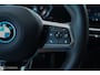 BMW IX2 eDrive20 67 kWh | 100% SOH | M-Sportpakket | Harman Kardon | Pano | Trekhaak | ACC | Camera | M-Sportpakket Pro | Stoelverwarming | LED |