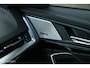 BMW IX2 eDrive20 67 kWh | 100% SOH | M-Sportpakket | Harman Kardon | Pano | Trekhaak | ACC | Camera | M-Sportpakket Pro | Stoelverwarming | LED |