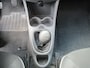 Peugeot 107 1.0-12V Millesim 200 | Airco | 5-Deurs | ISOFIX | Armsteun | Reservewiel | Metallic lak |