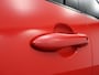 Toyota Yaris 1.5 Hybrid Launch Edition - ORIGINEEL NEDERLANDSE AUTO - AFKOMSTIG VAN 1E EIGENAAR - NAVIGATIE - DODEHOEK DETECTIE - PARKEERSENSOREN VOOR/ ACHTER - DRAADLOZE TELEFOONLADER - 17 INCH LICHT METALEN VELGEN - KEYLESS ENTRY/ START - STOELVERWARMING - HEAD UP DISPLAY