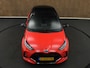 Toyota Yaris 1.5 Hybrid Launch Edition - ORIGINEEL NEDERLANDSE AUTO - AFKOMSTIG VAN 1E EIGENAAR - NAVIGATIE - DODEHOEK DETECTIE - PARKEERSENSOREN VOOR/ ACHTER - DRAADLOZE TELEFOONLADER - 17 INCH LICHT METALEN VELGEN - KEYLESS ENTRY/ START - STOELVERWARMING - HEAD UP DISPLAY