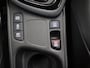Toyota Yaris 1.5 Hybrid Launch Edition - ORIGINEEL NEDERLANDSE AUTO - AFKOMSTIG VAN 1E EIGENAAR - NAVIGATIE - DODEHOEK DETECTIE - PARKEERSENSOREN VOOR/ ACHTER - DRAADLOZE TELEFOONLADER - 17 INCH LICHT METALEN VELGEN - KEYLESS ENTRY/ START - STOELVERWARMING - HEAD UP DISPLAY
