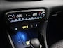 Toyota Yaris 1.5 Hybrid Launch Edition - ORIGINEEL NEDERLANDSE AUTO - AFKOMSTIG VAN 1E EIGENAAR - NAVIGATIE - DODEHOEK DETECTIE - PARKEERSENSOREN VOOR/ ACHTER - DRAADLOZE TELEFOONLADER - 17 INCH LICHT METALEN VELGEN - KEYLESS ENTRY/ START - STOELVERWARMING - HEAD UP DISPLAY