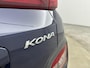 Hyundai Kona Electric EV COMFORT 64 kWh | SoH 95%! | PDC | 3 FASE | WARMTEPOMP | CAMERA | CLIMA | CRUISE ADAPT. | NAVI | PRIVACY GLASS | DAKRAILING | APPLE CAR PLAY & ADROID AUTO |