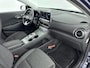 Hyundai Kona Electric EV COMFORT 64 kWh | SoH 95%! | PDC | 3 FASE | WARMTEPOMP | CAMERA | CLIMA | CRUISE ADAPT. | NAVI | PRIVACY GLASS | DAKRAILING | APPLE CAR PLAY & ADROID AUTO |