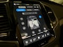 Volvo XC90 T8 AWD Recharge Plus Bright | Luchtvering | Trekhaak | 360 Camera | Harman Kardon | 455pk | Adaptieve Cruise Control | Stoelverwarming voor+achter | Stuurwielverwarming | Schuifdak | Full LED Meesturende koplampen | Pilot Assist | BLIS Dode Hoek Detectie | Elektrische voorstoelen geheugen | Lederen bekleding | Zitting verlenging voorstoelen | Lederen dashboard | 20 Inch | Google Infotainment | Keyless Drive | Privacy Glass | Elektrisch bedienbare achterklep | Geïntegreerd kinderzitje achterin | Geïntegreerde zongordijnen achterportieren | Verlichte instaplijsten | 7-Persoons | 4-Zone Climate Control | DAB Radio | Apple Carplay/Android Auto | Platinum Grey |