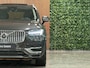 Volvo XC90 T8 AWD Recharge Plus Bright | Luchtvering | Trekhaak | 360 Camera | Harman Kardon | 455pk | Adaptieve Cruise Control | Stoelverwarming voor+achter | Stuurwielverwarming | Schuifdak | Full LED Meesturende koplampen | Pilot Assist | BLIS Dode Hoek Detectie | Elektrische voorstoelen geheugen | Lederen bekleding | Zitting verlenging voorstoelen | Lederen dashboard | 20 Inch | Google Infotainment | Keyless Drive | Privacy Glass | Elektrisch bedienbare achterklep | Geïntegreerd kinderzitje achterin | Geïntegreerde zongordijnen achterportieren | Verlichte instaplijsten | 7-Persoons | 4-Zone Climate Control | DAB Radio | Apple Carplay/Android Auto | Platinum Grey |