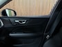 Volvo V60 T8 AWD Recharge Ultra Dark | Trekhaak | 360 Camera | Schuifdak | 455pk | Crystal White | Head-Up Display | Harman Kardon | Adaptieve Cruise Control | Stoelverwarming voor+achter | Stuurwielverwarming | 19 Inch | Full LED Meesturende koplampen | Pilot Assist | BLIS Dode Hoek Detectie | Elektrische voorstoelen geheugen | Lederen bekleding | Zitting verlenging voorstoelen | Lederen dashboard | Google Infotainment | Keyless Drive | Parkeersensoren voor+achter | Privacy Glass | Elektrisch bedienbare achterklep | DAB Radio | Apple Carplay/Android Auto | Volvo On Call met mobiele App functie | Crystal White Metallic |