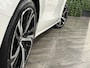 Volvo V60 T8 AWD Recharge Ultra Dark | Trekhaak | 360 Camera | Schuifdak | 455pk | Crystal White | Head-Up Display | Harman Kardon | Adaptieve Cruise Control | Stoelverwarming voor+achter | Stuurwielverwarming | 19 Inch | Full LED Meesturende koplampen | Pilot Assist | BLIS Dode Hoek Detectie | Elektrische voorstoelen geheugen | Lederen bekleding | Zitting verlenging voorstoelen | Lederen dashboard | Google Infotainment | Keyless Drive | Parkeersensoren voor+achter | Privacy Glass | Elektrisch bedienbare achterklep | DAB Radio | Apple Carplay/Android Auto | Volvo On Call met mobiele App functie | Crystal White Metallic |