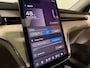 Volvo EX90 Twin Motor Performance Ultra 7p. 111 kWh | Full Option! | Bowers & Wilkins | Luchtvering | Trekhaak | 360° 3D Camera | Stoelmassage | Head-Up Display | 22 Inch | 517pk | Stoelventilatie | Adaptieve Cruise Control | Stoelverwarming voor+achter | Stuurwielverwarming | HD Pixel LED Koplampen Adaptief | Pilot Assist | BLIS Dode Hoek Detectie | Panorama dak | Elektrische voorstoelen met geheugen | Cardamom Dawn bekleding | Lederlook dashboard | Zitting verlenging voorstoelen | Geluidwerende/gelamineerde ramen | Soft Close portieren | Google infotainment | Warmtepomp | Geïntegreerd kinderzitje achterin | Keyless Drive | Parkeersensoren voor+achter | Elektrisch bedienbare achterklep | 7-Persoons | 4-Zone Climate Control | Apple Carplay/Android Auto | Volvo On Call met mobiele App functie | Platinum Grey Metallic