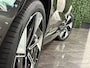 Volvo EX90 Twin Motor Performance Ultra 7p. 111 kWh | Full Option! | Bowers & Wilkins | Luchtvering | Trekhaak | 360° 3D Camera | Stoelmassage | Head-Up Display | 22 Inch | 517pk | Stoelventilatie | Adaptieve Cruise Control | Stoelverwarming voor+achter | Stuurwielverwarming | HD Pixel LED Koplampen Adaptief | Pilot Assist | BLIS Dode Hoek Detectie | Panorama dak | Elektrische voorstoelen met geheugen | Cardamom Dawn bekleding | Lederlook dashboard | Zitting verlenging voorstoelen | Geluidwerende/gelamineerde ramen | Soft Close portieren | Google infotainment | Warmtepomp | Geïntegreerd kinderzitje achterin | Keyless Drive | Parkeersensoren voor+achter | Elektrisch bedienbare achterklep | 7-Persoons | 4-Zone Climate Control | Apple Carplay/Android Auto | Volvo On Call met mobiele App functie | Platinum Grey Metallic