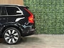 Volvo XC90 T8 AWD Recharge Plus Bright | Trekhaak | 360 Camera | Harman Kardon | 455pk | Adaptieve Cruise Control | Stoelverwarming voor+achter | Stuurwielverwarming | Schuifdak | Full LED Meesturende koplampen | Pilot Assist | BLIS Dode Hoek Detectie | Elektrische voorstoelen geheugen | Lederen bekleding | Zitting verlenging voorstoelen | Lederen dashboard | 21 Inch | Google Infotainment | Keyless Drive | Privacy Glass | Elektrisch bedienbare achterklep | Geïntegreerd kinderzitje achterin | Geïntegreerde zongordijnen achterportieren | Verlichte instaplijsten | 7-Persoons | 4-Zone Climate Control | DAB Radio | Apple Carplay/Android Auto | Onyx Black Metallic |