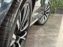 Volvo XC90 T8 AWD Recharge Plus Bright Long Range | Trekhaak | 360° Camera | Harman Kardon | 455pk | Adaptieve Cruise Control | Stoel en Stuurwielverwarming | Schuifdak | Full LED Meesturende koplampen | Google Infotainment | Pilot Assist | BLIS Dode Hoek Detectie | Standkachel met Volvo On Call App | Elektrische voorstoelen geheugen | Lederen bekleding | Zitting verlenging voorstoelen | Lederen dashboard | 20 Inch | Keyless Drive | Parkeersensoren voor+achter | Privacy Glass | Elektrisch bedienbare achterklep | 7-Persoons | 4-Zone Climate Control | Geïntegreerde zongordijnen achterportieren | Verlichte instaplijsten | Draadloos telefoon opladen | Alarm Klasse III | DAB Radio | Apple Carplay/Android Auto | Volvo On Call met mobiele App functie | Denim Blue Metallic |