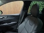 Volvo XC60 T6 AWD Recharge Plus Bright | Trekhaak | 360° Camera | Harman Kardon | Adaptieve Cruise Control | Stoelverwarming voor+achter | Stuurwielverwarming | Schuifdak | Full LED Meesturende koplampen | Pilot Assist | BLIS Dode Hoek Detectie | Elektrische voorstoelen geheugen | Lederen bekleding | Zitting verlenging voorstoelen | 19 Inch | Google Infotainment | Keyless Drive | Privacy Glass | Elektrisch bedienbare achterklep | DAB Radio | Apple Carplay/Android Auto | Draadloos telefoon opladen | Volvo On Call met mobiele App functie | Onyx Black Metallic |