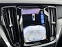 Volvo V60 T6 Recharge Ultra Dark | 18" | Trekhaak | Panoramadak | Head-Up | Full LED | Harman Kardon | Elektr. verst. Stoelen |