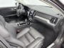 Volvo V60 T6 Recharge Ultra Dark | 18" | Trekhaak | Panoramadak | Head-Up | Full LED | Harman Kardon | Elektr. verst. Stoelen |