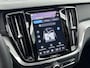 Volvo V60 T6 Recharge Ultra Dark | 18" | Trekhaak | Panoramadak | Head-Up | Full LED | Harman Kardon | Elektr. verst. Stoelen |
