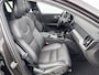 Volvo V60 T6 Recharge Ultra Dark | 18" | Trekhaak | Panoramadak | Head-Up | Full LED | Harman Kardon | Elektr. verst. Stoelen |