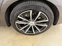 Volvo V60 T6 Recharge Ultra Dark | 18" | Trekhaak | Panoramadak | Head-Up | Full LED | Harman Kardon | Elektr. verst. Stoelen |