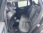 Volvo V60 T6 Recharge Ultra Dark | 18" | Trekhaak | Panoramadak | Head-Up | Full LED | Harman Kardon | Elektr. verst. Stoelen |