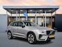 Volvo XC60 T6 Recharge Plus Dark | Facelift | 19" Allseason | Panoramadak | Trekhaak | Head-Up | 360 Camera | Elektr. verst. Stoelen | Harman Kardon |