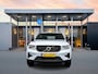 Volvo XC40 B4 Plus Dark | 19" Allseason | Trekhaak | Harman Kardon | Elektr. verst. Stoelen | Stoel/Stuurverwarming | Adaptieve Cruise | BLIS