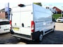 Peugeot Boxer 330 2.0 BlueHDI L2H2 Pro Navigatie / Camera / Trekhaak / PDC / Airco